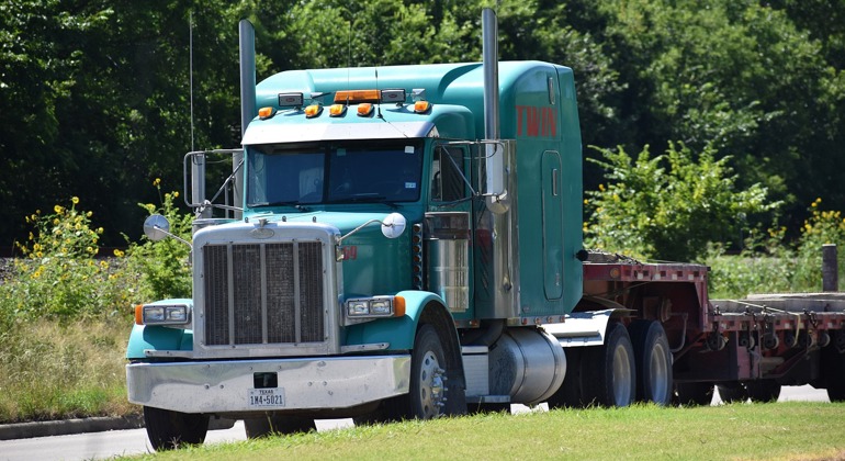 Flatbed Trailer (1)