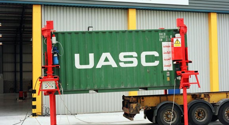 Container Lifting (1)